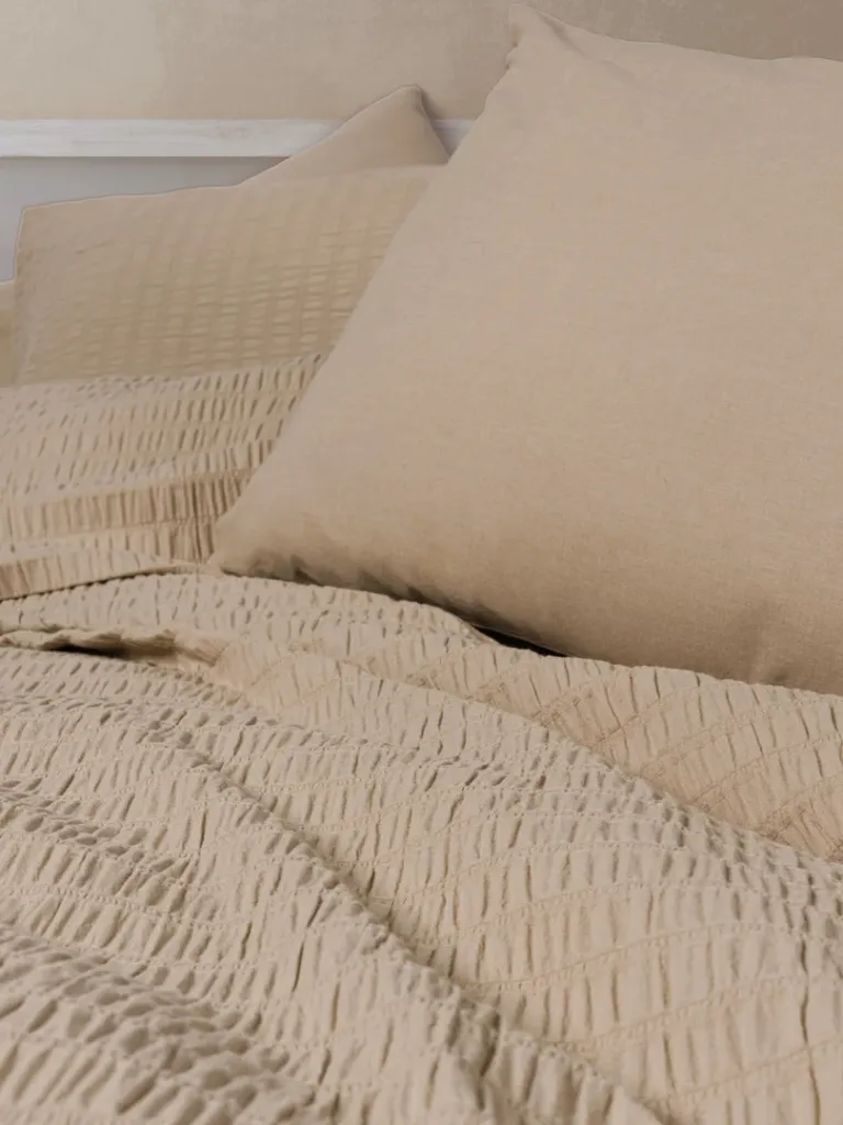 Liny Double Duvet Cover Set Sungai Salmon[2].webp