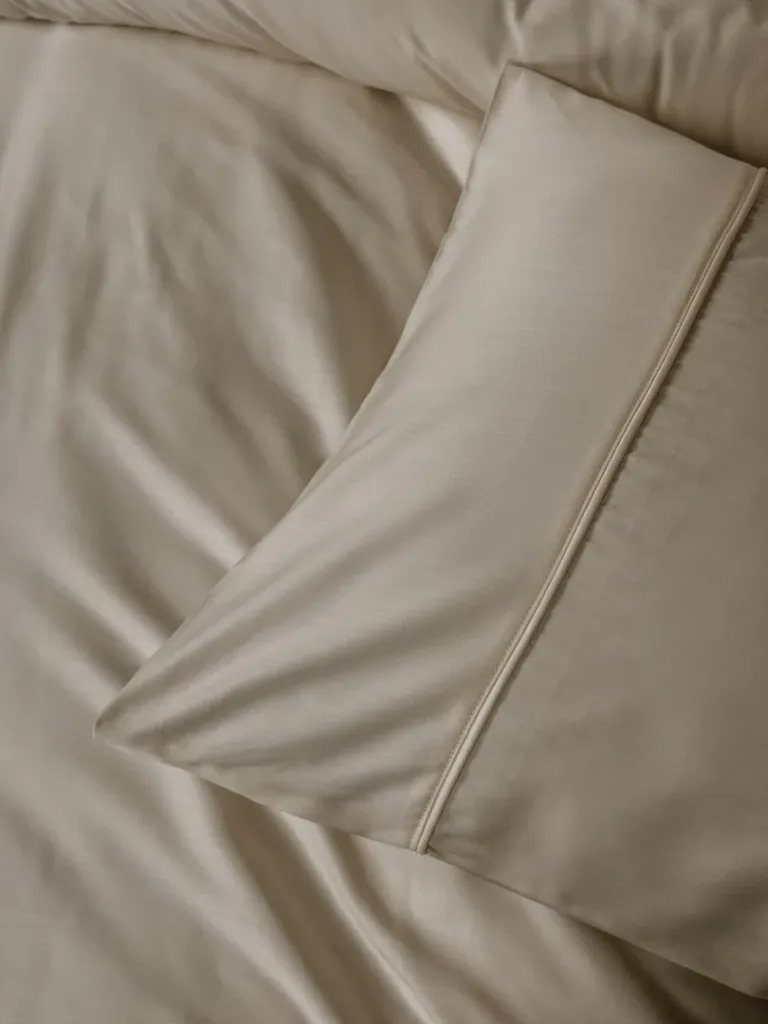 Silky Satin Cover Set Beige[3].webp