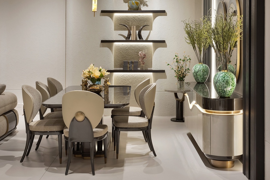 REGINA DINING COLLECTION
